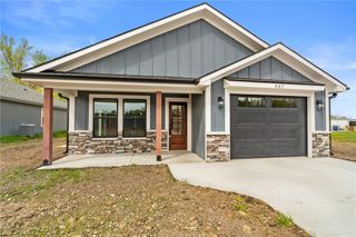 607 W Dryden Street, Odessa, MO 64076