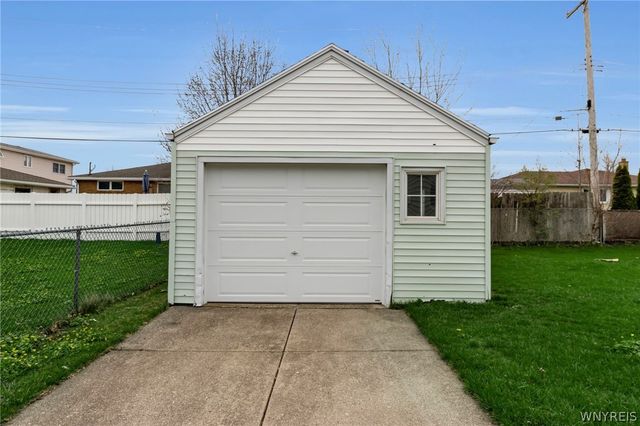 117 Standard Parkway, Cheektowaga, NY 14227