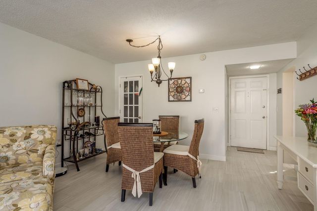 19029 US HIGHWAY 19 N 6-7, Clearwater, FL 33764