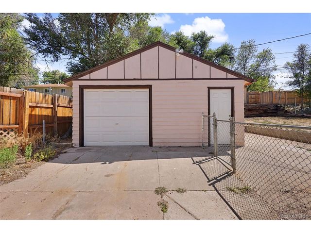 105 Linden Dr, Colorado Springs, CO 80911