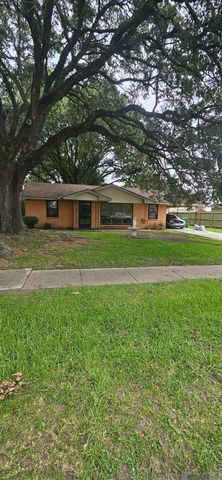 25355 Dickinson Rd, Plaquemine, LA 70764