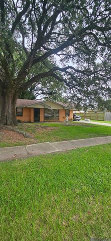 25355 Dickinson Rd, Plaquemine, LA 70764