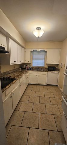 25355 Dickinson Rd, Plaquemine, LA 70764