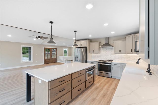 13100 N BETHLEHEM RD, Harrisburg, MO 65256