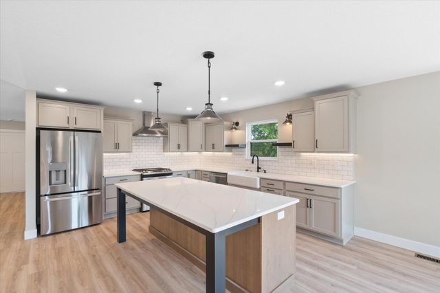 13100 N BETHLEHEM RD, Harrisburg, MO 65256