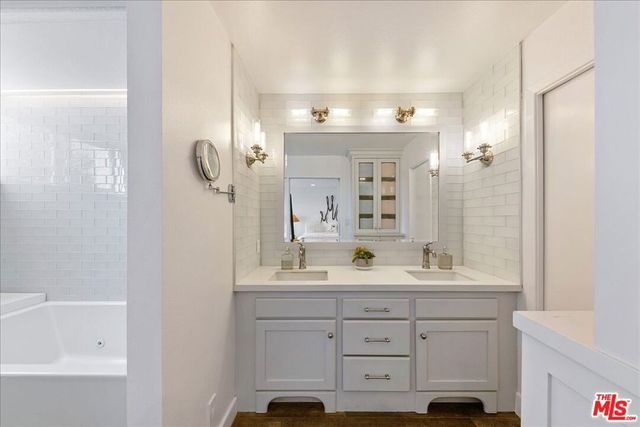 28242 Rey De Copas Lane, Malibu, CA 90265