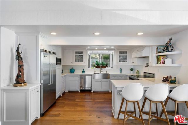 28242 Rey De Copas Lane, Malibu, CA 90265