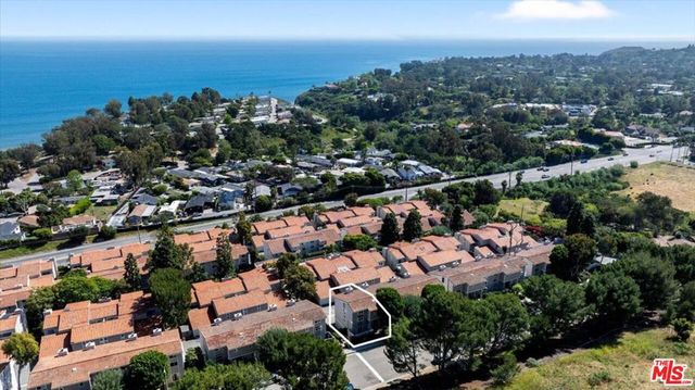 28242 Rey De Copas Lane, Malibu, CA 90265