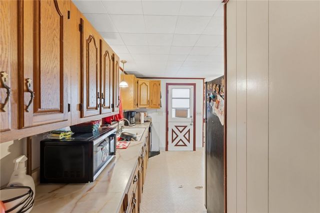 171 Canfield Avenue, Warwick, RI 02889