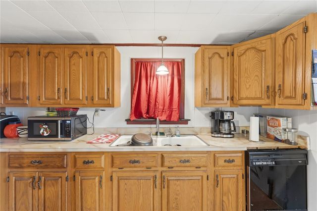 171 Canfield Avenue, Warwick, RI 02889