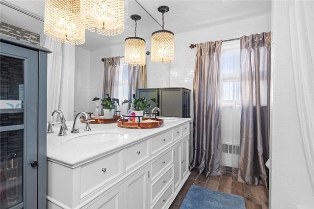 135 Meshanticut Valley Parkway, Cranston, RI 02920