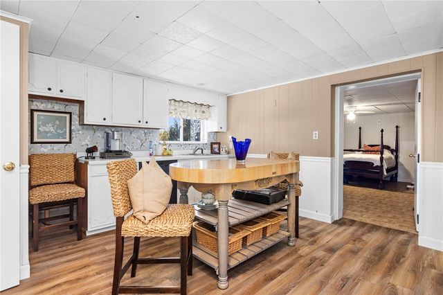 135 Meshanticut Valley Parkway, Cranston, RI 02920