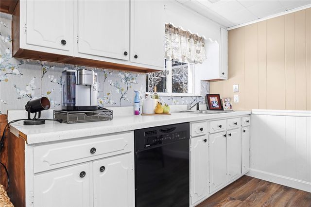 135 Meshanticut Valley Parkway, Cranston, RI 02920