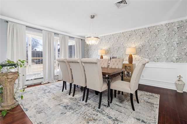 135 Meshanticut Valley Parkway, Cranston, RI 02920