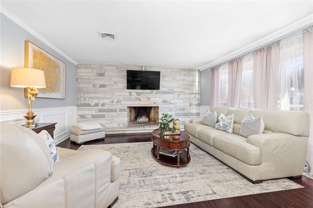 135 Meshanticut Valley Parkway, Cranston, RI 02920