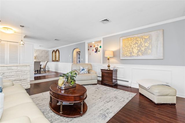 135 Meshanticut Valley Parkway, Cranston, RI 02920