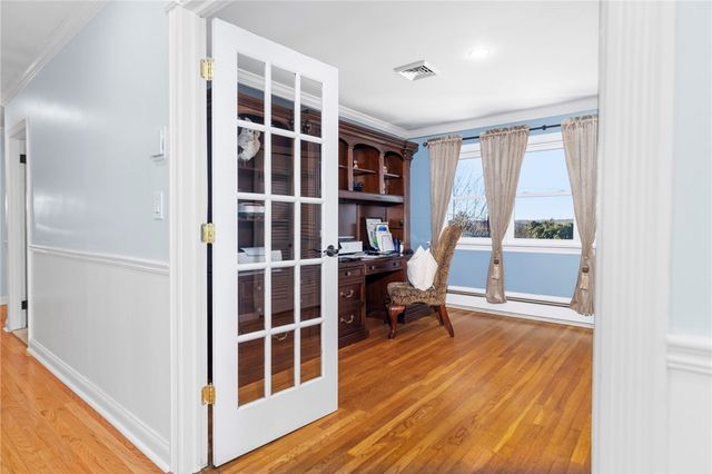 135 Meshanticut Valley Parkway, Cranston, RI 02920