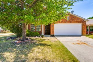 8924 Tumbleweed Drive, Cross Roads, TX 76227