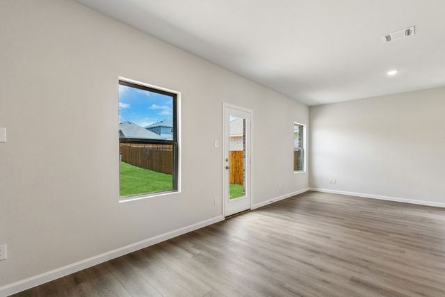 708 Hillcrest Boulevard, Princeton, TX 75407