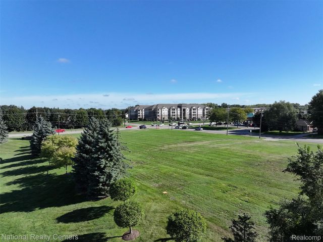 34843 Hayes Road, Sterling Heights, MI 48312