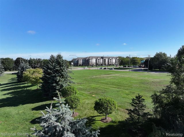 34843 Hayes Road, Sterling Heights, MI 48312