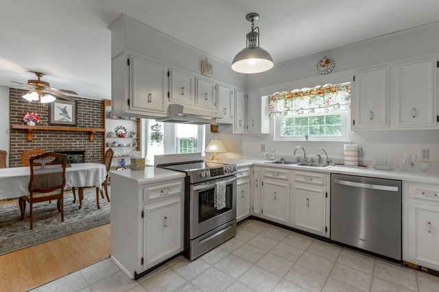 305 Battlefield Circle, Ringgold, GA 30736