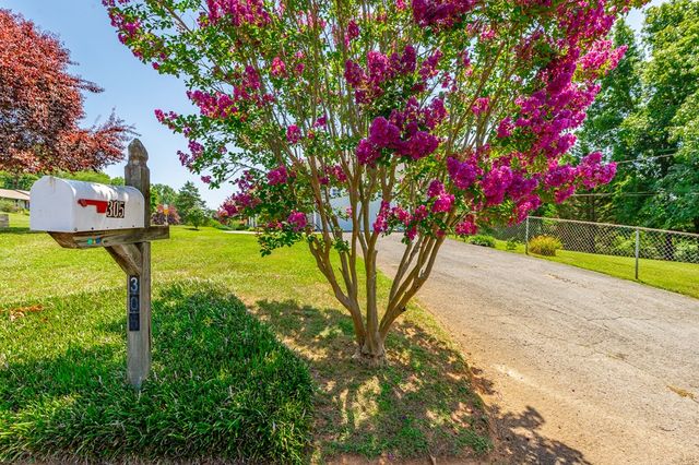 305 Battlefield Circle, Ringgold, GA 30736