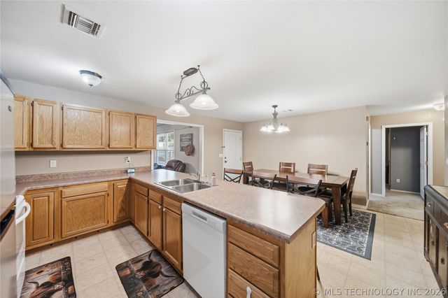 1005 W 21st Street, Claremore, OK 74017