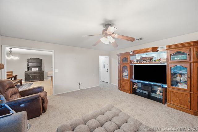 1005 W 21st Street, Claremore, OK 74017