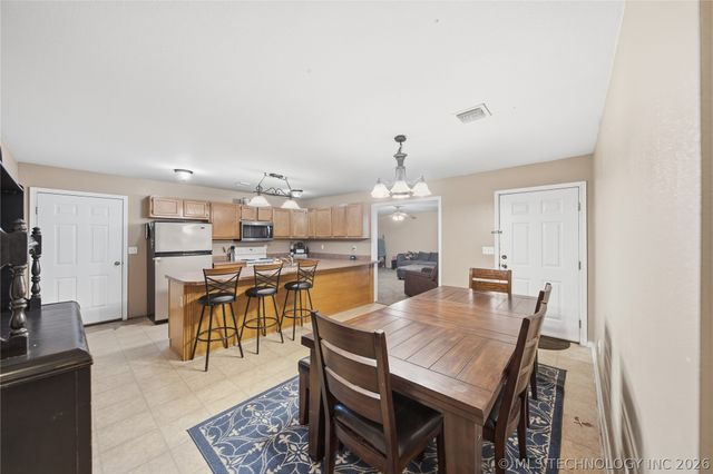 1005 W 21st Street, Claremore, OK 74017