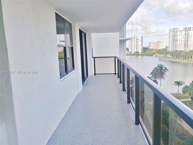 18151 NE 31st Court 906, Aventura, FL 33160