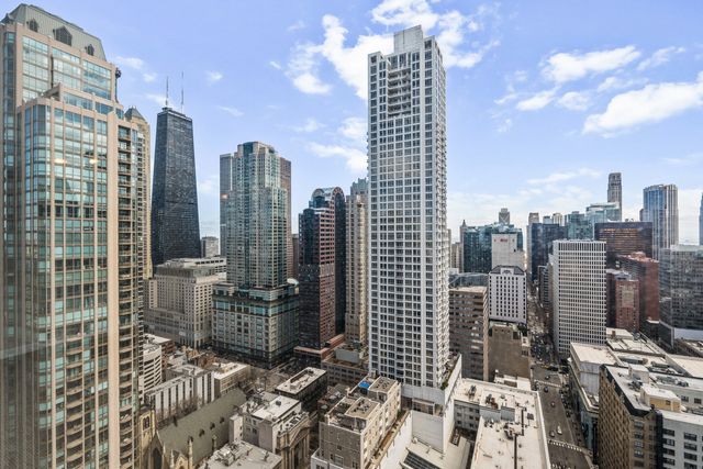 10 E ONTARIO Street 3702, Chicago, IL 60611