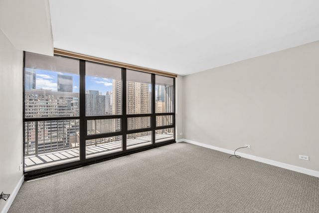 10 E ONTARIO Street 3702, Chicago, IL 60611