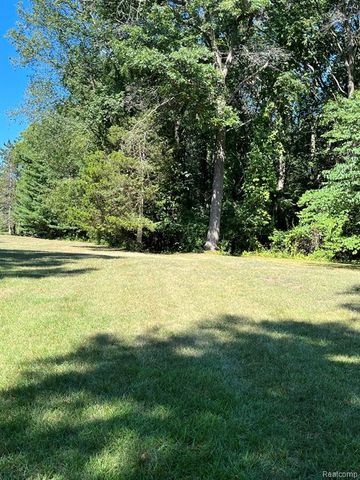 430 Sunset, White Lake, MI 48383