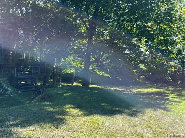 430 Sunset, White Lake, MI 48383