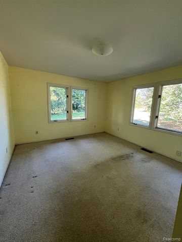430 Sunset, White Lake, MI 48383