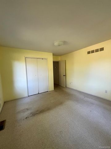 430 Sunset, White Lake, MI 48383
