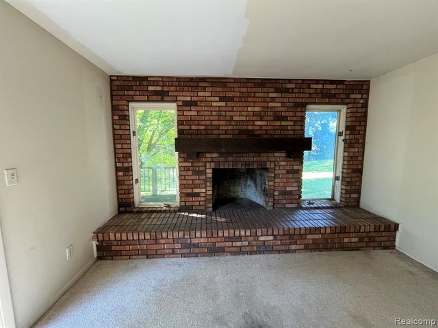 430 Sunset, White Lake, MI 48383