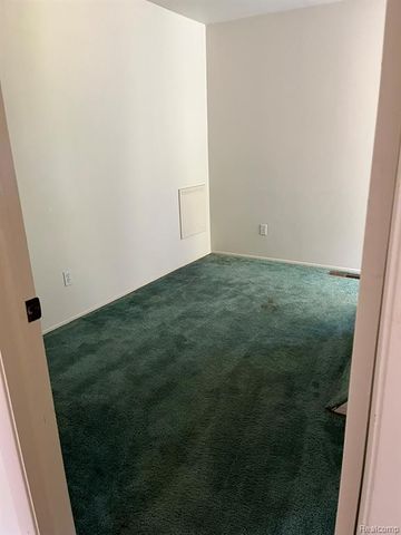 430 Sunset, White Lake, MI 48383