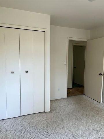 430 Sunset, White Lake, MI 48383