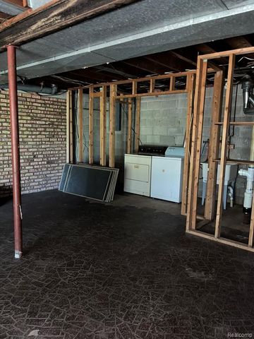 430 Sunset, White Lake, MI 48383