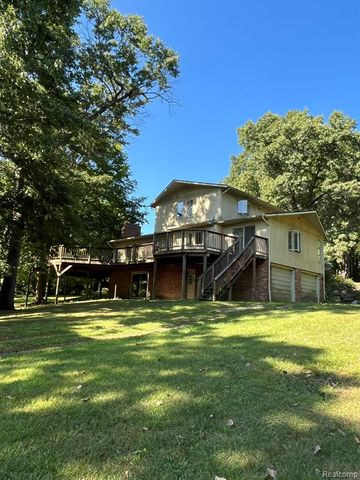430 Sunset, White Lake, MI 48383