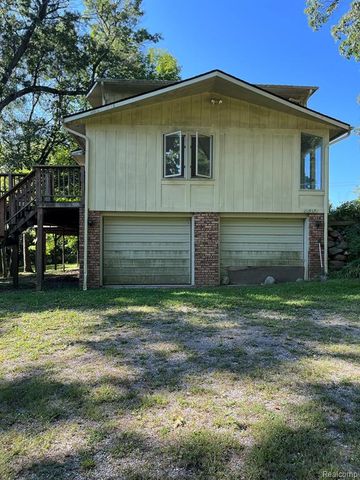 430 Sunset, White Lake, MI 48383