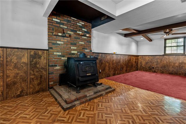 300 Moonridge Dr, Economy, PA 15042