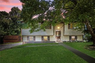 300 Moonridge Dr, Economy, PA 15042