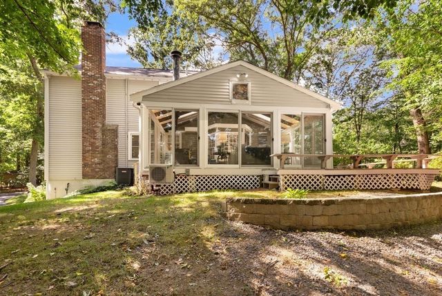 28 Sylvan Way, Sudbury, MA 01776