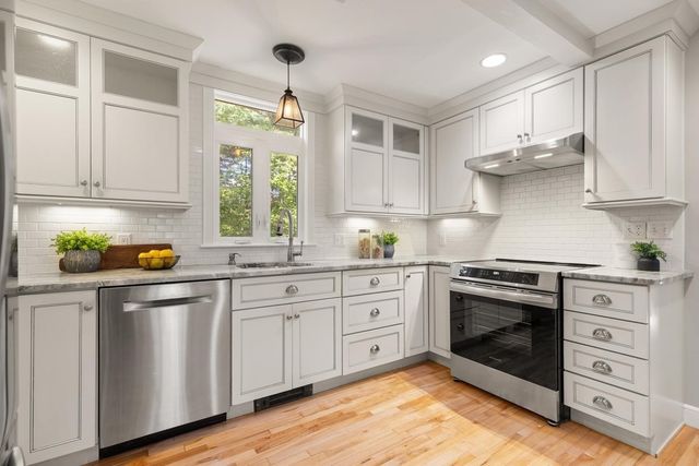 28 Sylvan Way, Sudbury, MA 01776