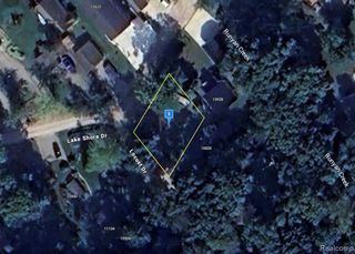 10510 Lake Shore Drive, Fenton, MI 48430