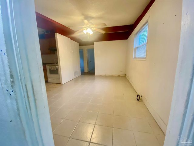 504 New York Dr, Pensacola, FL 32505