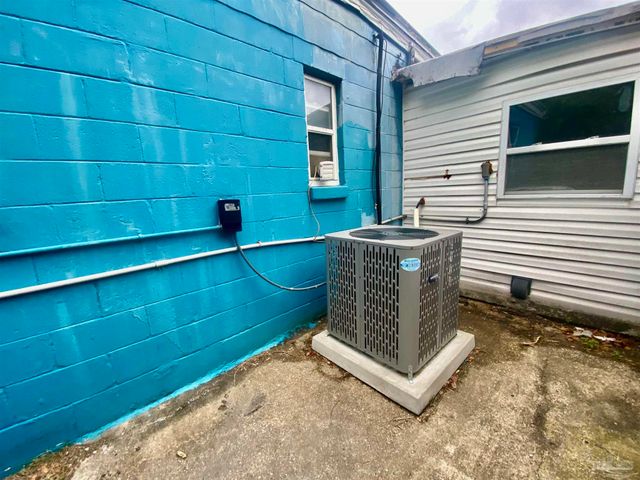 504 New York Dr, Pensacola, FL 32505